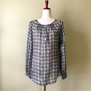 WHBM- Silk Top with Black, White, Grey Color Pattern & Metallic Threads. Size 6